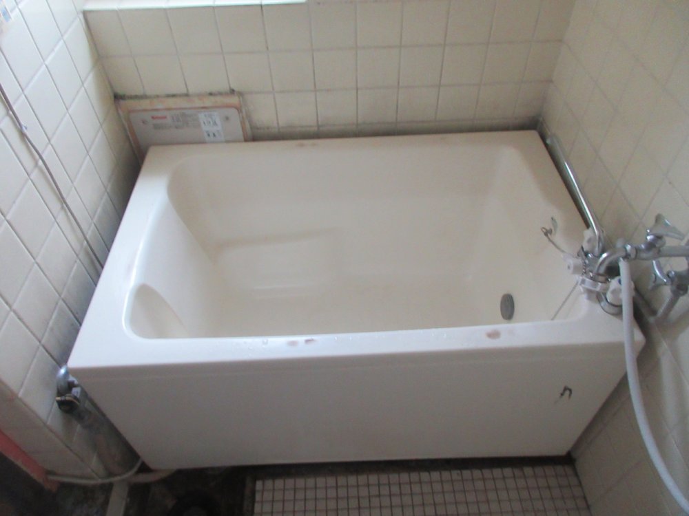 LIXIL PB-1212VWAL L11 ホールインワン（ガスふろ給湯器 壁貫通タイプ）専用浴槽 1200サイズ 和洋折衷タイプ 1方全エプロン 左排水 - 2